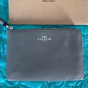 💥NWT Coach Leather Wristlet 👀
